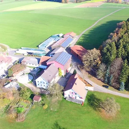 بيت للعطل Ferienhaus, Geierberg, Idyllisch, Mit Grossartigem Blick بابينهاوسين